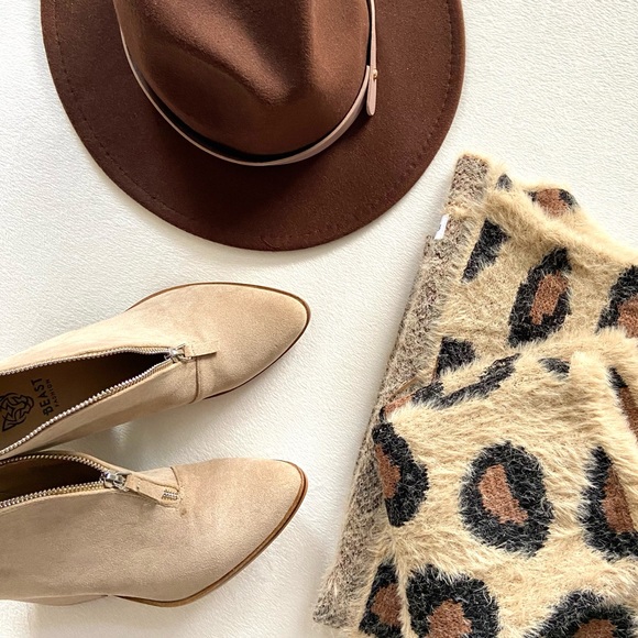 Boots- BRAND NEW in box! - Picture 4 of 4